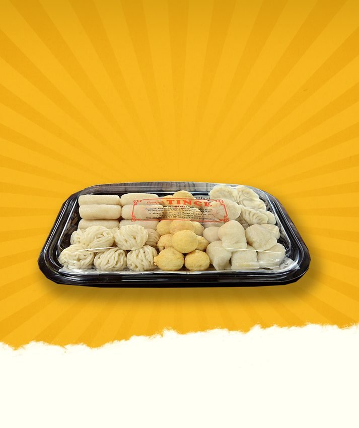 Pempek Palembang lengkap dengan cuko